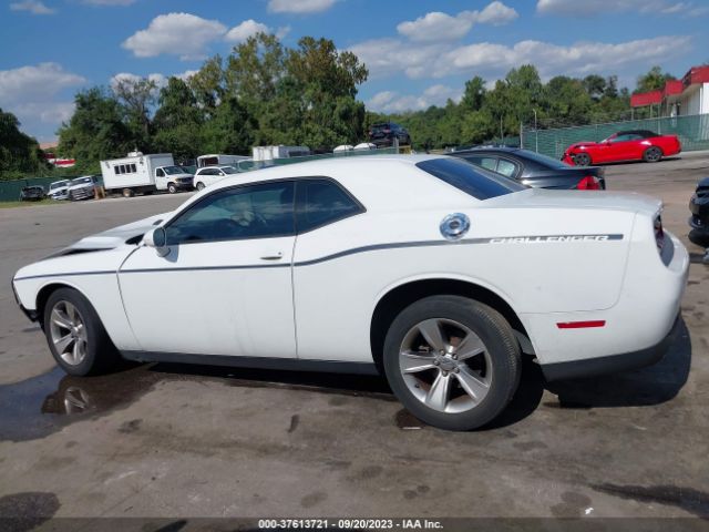 2C3CDZAG1FH723818 Dodge Challenger Sxt