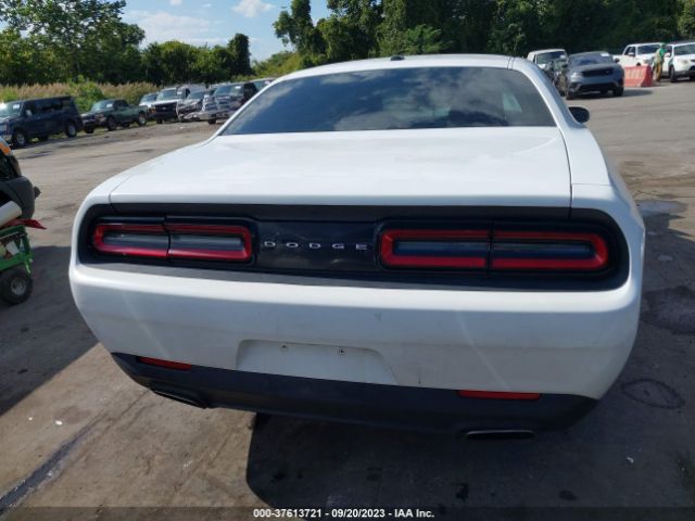 2C3CDZAG1FH723818 Dodge Challenger Sxt
