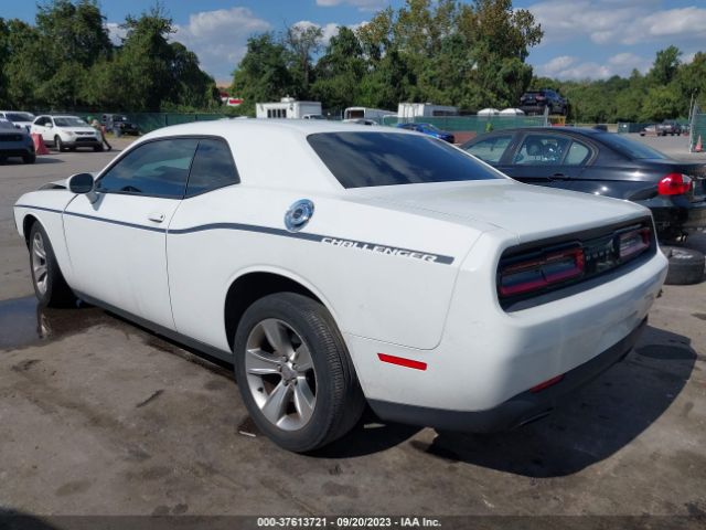 2C3CDZAG1FH723818 Dodge Challenger Sxt