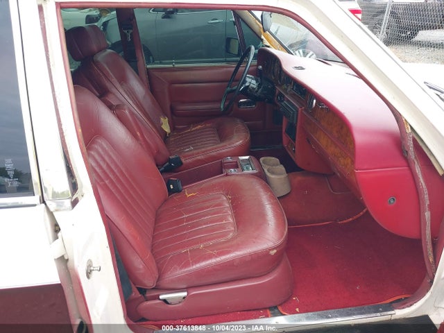 1984 ROLLS-ROYCE SILVER SPIRIT VIN: SCAZS42A1ECX09208