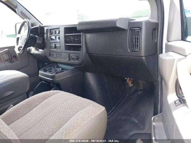 Chevrolet EXPRESS CARGO VAN 2019 1GCWGAFG1K1276362 Image 5