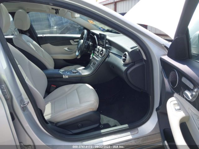 55SWF4JB9HU196337 Mercedes-Benz C 300 Sport/luxury/