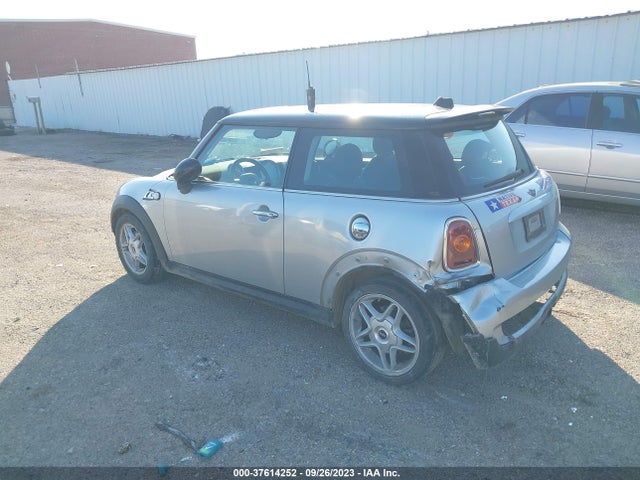 2008 MINI COOPER HARDTOP WMWMF73578TT93356 Photo 2