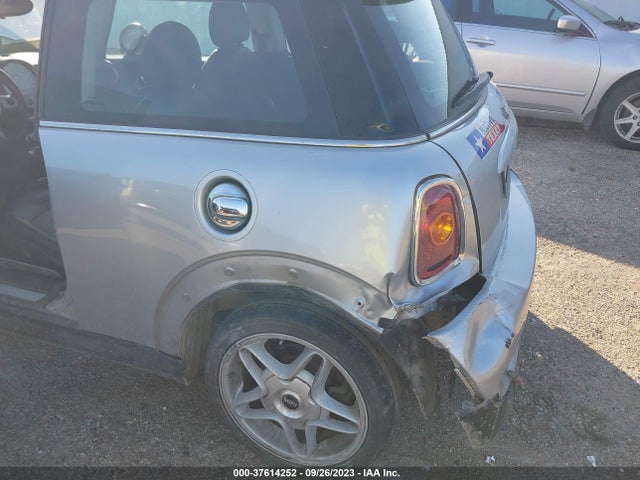 2008 MINI COOPER HARDTOP WMWMF73578TT93356 Photo 5