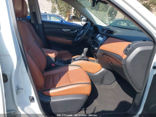 JN8AT2MT4HW399228 Nissan Rogue Sl