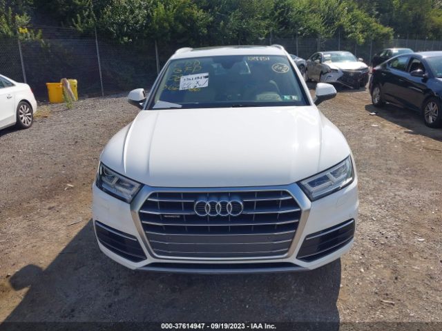 WA1BNAFY1J2129751 Audi Q5 Premium Plus