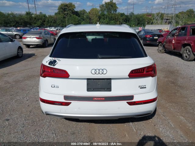 WA1BNAFY1J2129751 Audi Q5 Premium Plus