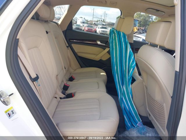WA1BNAFY1J2129751 Audi Q5 Premium Plus