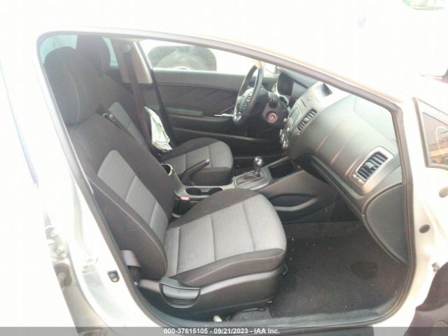 KNAFX5A80G5617738 KIA Forte 5-door Ex