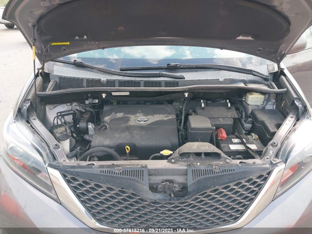 Toyota SIENNA SE 2015 5TDXK3DC9FS644360 Image 10