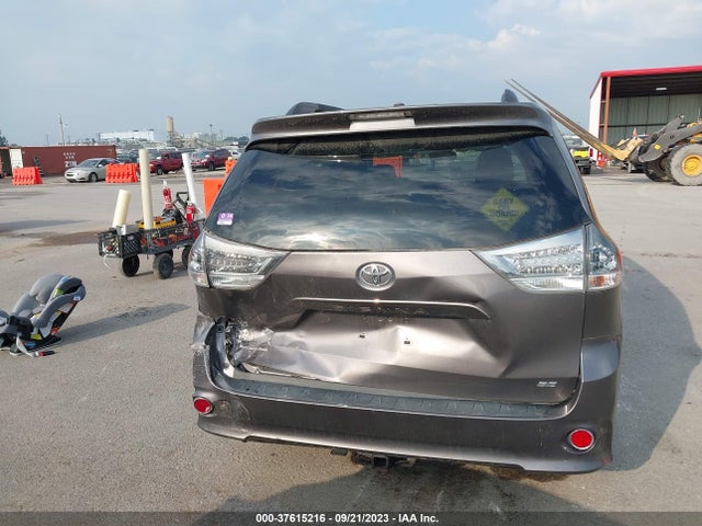 Toyota SIENNA SE 2015 5TDXK3DC9FS644360 Image 16