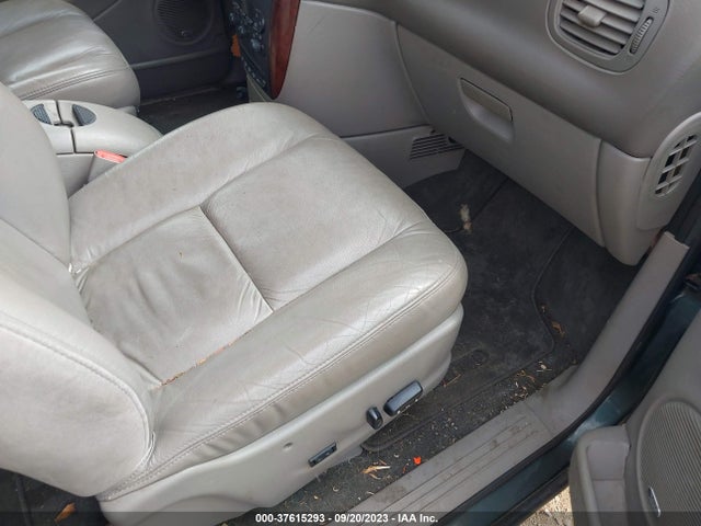 2001 CHRYSLER TOWN & COUNTRY LIMITED VIN: 2C8GP64L71R175756