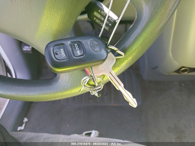 2003 TOYOTA SIENNA LE VIN: 4T3ZF13C83U541637