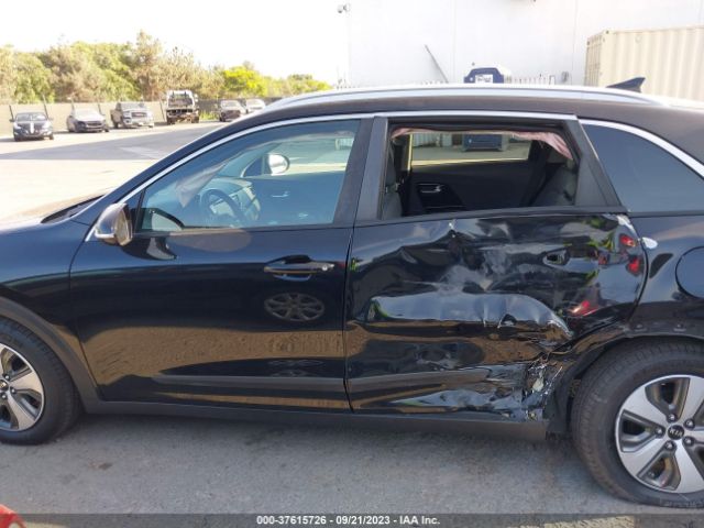 KNDCC3LC8H5098382 KIA NIRO EX