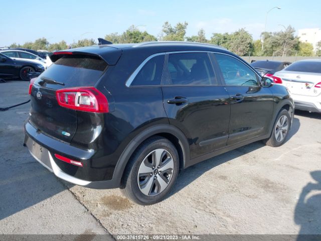 KNDCC3LC8H5098382 KIA NIRO EX