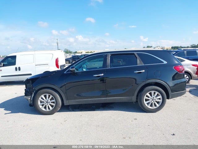 2019 KIA SORENTO LX VIN: 5XYPG4A38KG595316