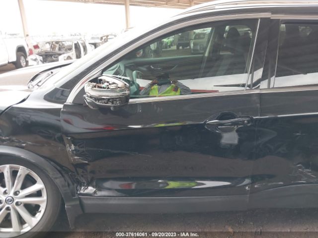 JN1BJ1CP7KW231937 Nissan Rogue Sport Sv