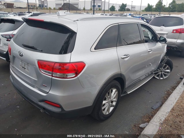 KIA SORENTO LX 2016 5XYPG4A34GG165905 Image 4