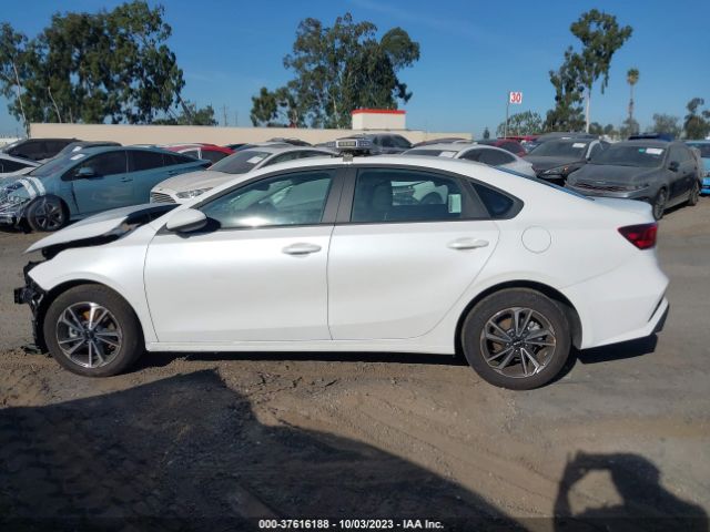 3KPF24AD8PE617550 KIA Forte Lxs
