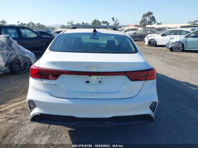 3KPF24AD8PE617550 KIA Forte Lxs