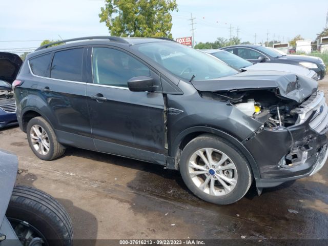 1FMCU9GD1HUC38003 Ford ESCAPE SE