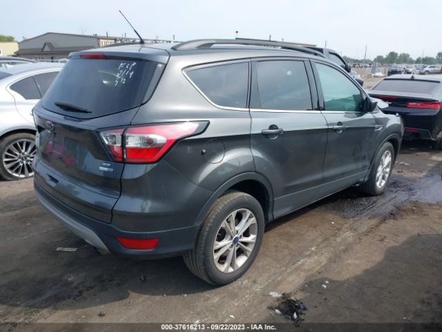 1FMCU9GD1HUC38003 Ford ESCAPE SE