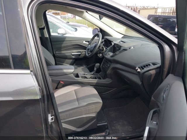 1FMCU9GD1HUC38003 Ford ESCAPE SE