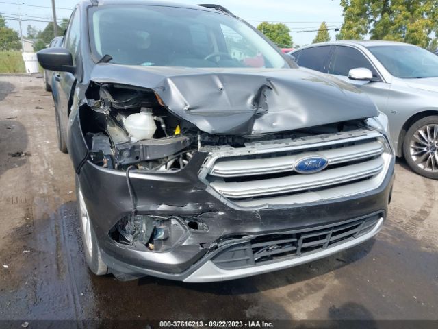 1FMCU9GD1HUC38003 Ford ESCAPE SE