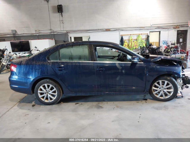 2013 VOLKSWAGEN JETTA SEDAN SE W/CONVENIENCE/SUNROOF VIN: 3VWDP7AJ1DM407645