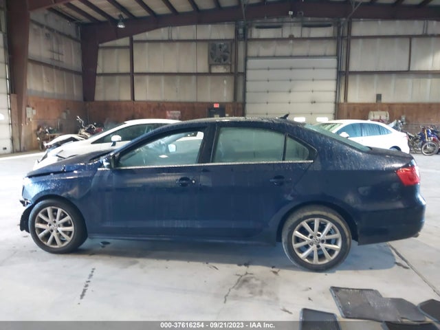 2013 VOLKSWAGEN JETTA SEDAN SE W/CONVENIENCE/SUNROOF VIN: 3VWDP7AJ1DM407645