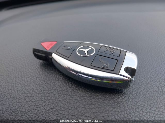 55SWF4JB4FU076216 Mercedes-Benz C-class C 300