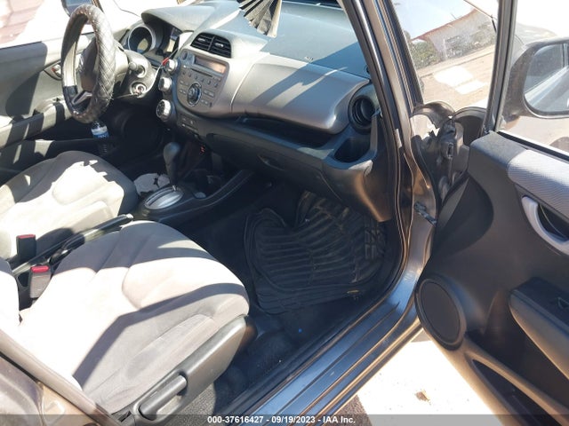 2013 HONDA FIT VIN: JHMGE8H39DC014558