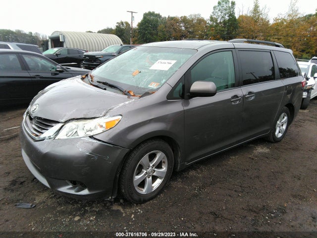 Toyota SIENNA LE 2015 5TDKK3DC0FS624850 Image 2