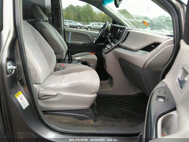 Toyota SIENNA LE 2015 5TDKK3DC0FS624850 Image 5