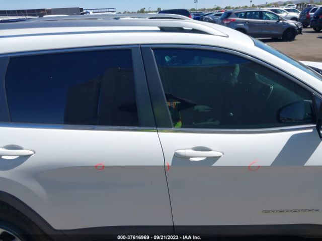 1C4PJLCB4GW230464 Jeep Cherokee Latitude