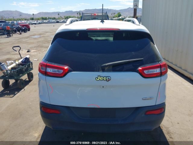 1C4PJLCB4GW230464 Jeep Cherokee Latitude