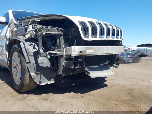 1C4PJLCB4GW230464 Jeep Cherokee Latitude