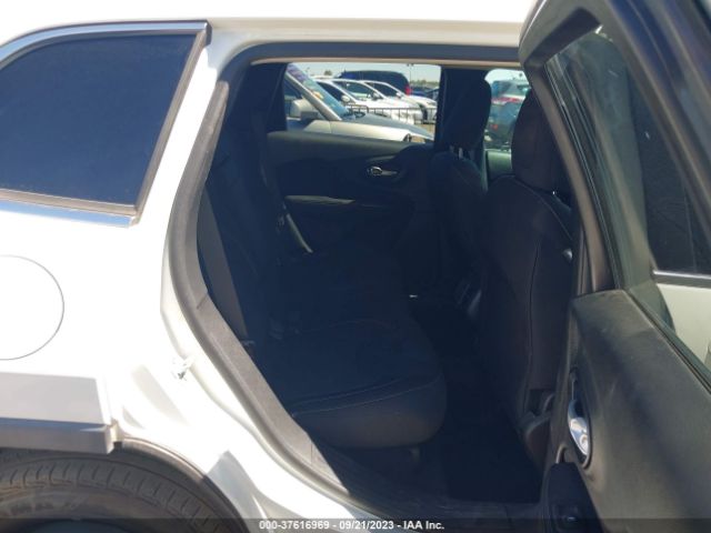 1C4PJLCB4GW230464 Jeep Cherokee Latitude