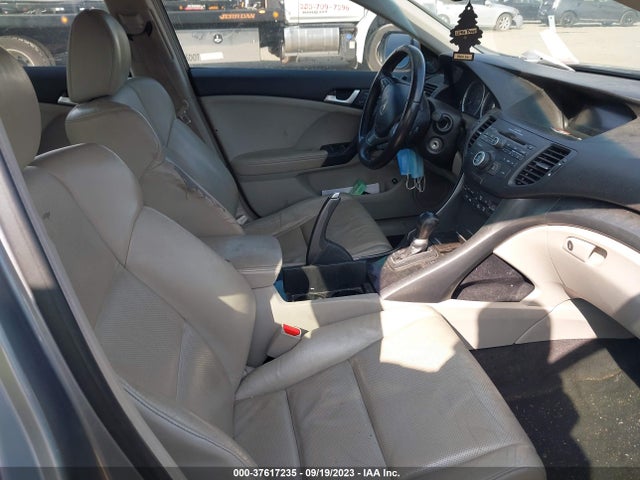 2011 ACURA TSX VIN: JH4CU2F61BC001585
