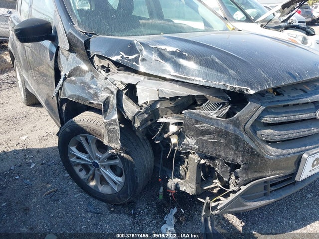 2018 FORD ESCAPE S VIN: 1FMCU0F77JUC55630
