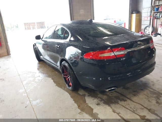 2015 JAGUAR XF SAJWJ0FF4F8U53195 Photo 2