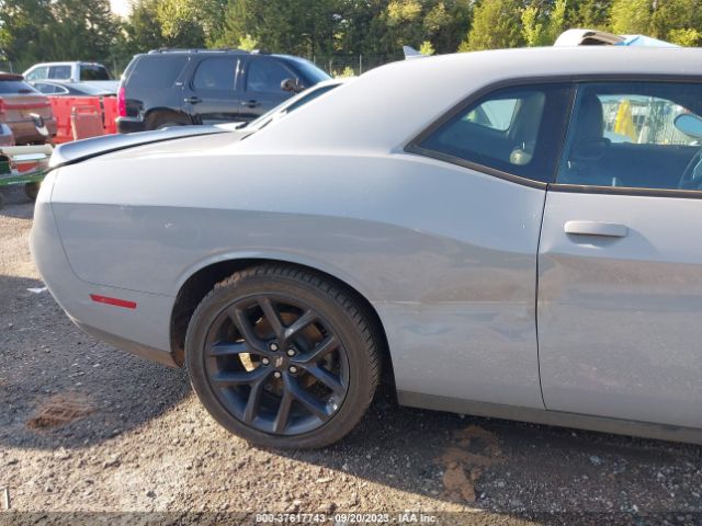 2C3CDZJG6NH238573 Dodge Challenger Gt