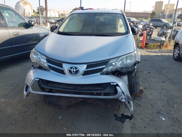 Toyota RAV4 LE 2015 JTMZFREV5FJ056534 Image 12