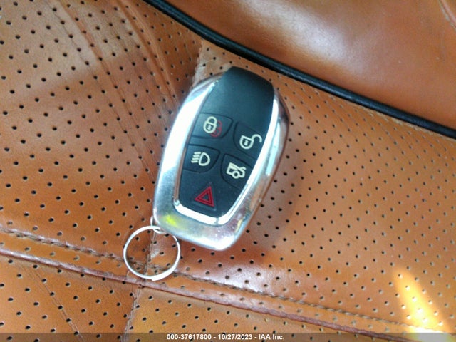 2011 JAGUAR XJ SAJWA2GE4BMV17660 Photo 10