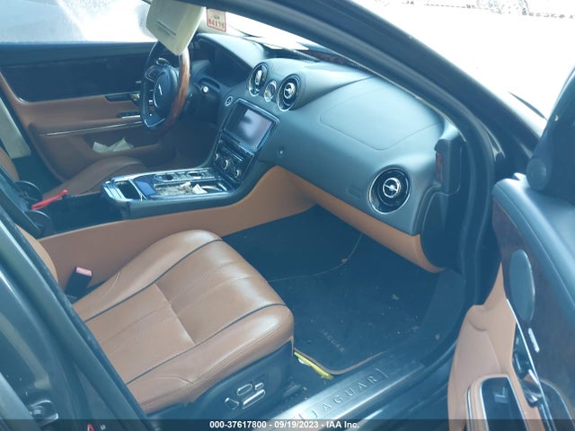 2011 JAGUAR XJ SAJWA2GE4BMV17660 Photo 4