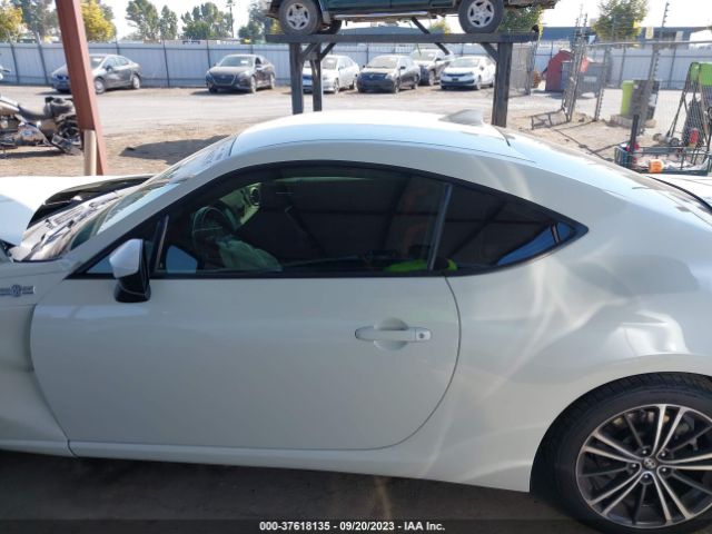JF1ZNAA19F8709290 Scion FR-S