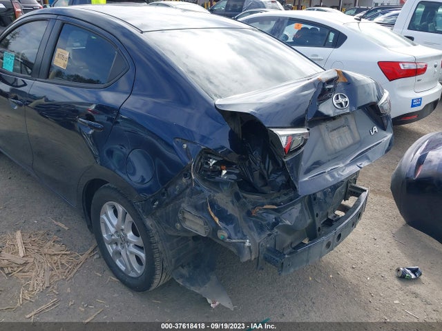 3MYDLBZV3GY121528 Scion IA