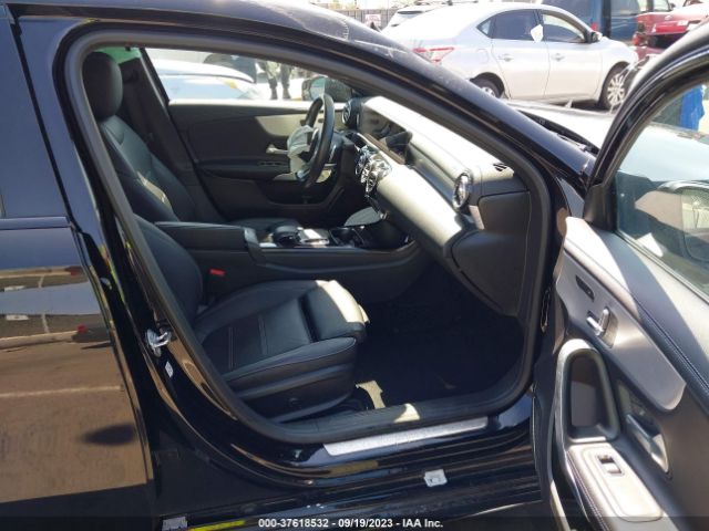 WDD3G4EB7LW039282 Mercedes-Benz A-class A 220