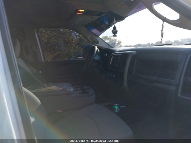 2014 RAM 2500 TRADESMAN VIN: 3C6UR5CLXEG289652