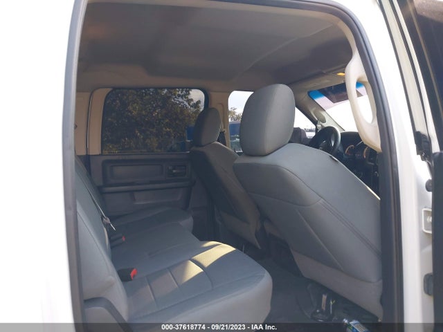 2014 RAM 2500 TRADESMAN VIN: 3C6UR5CLXEG289652
